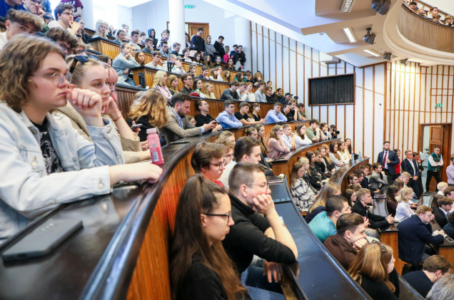 Najpopularniejsze kierunki studiów. Nawet 22 osoby na jedno miejsce