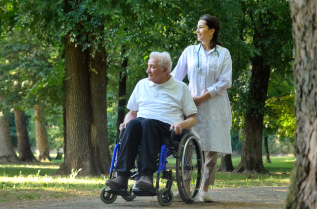 Pomoc szyta na miarę. Poznaliśmy zasady bonu senioralnego