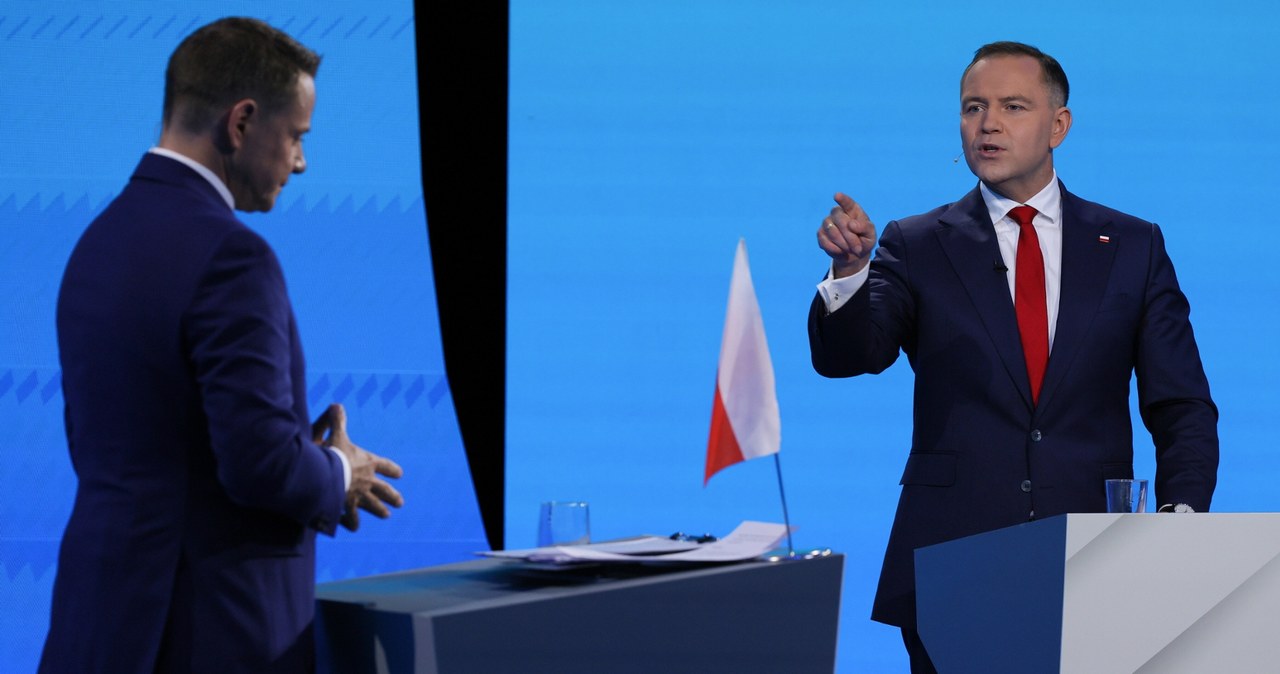 Trzaskowski pytał o ustawki. Nawrocki nagle wyjął zdjęcie
