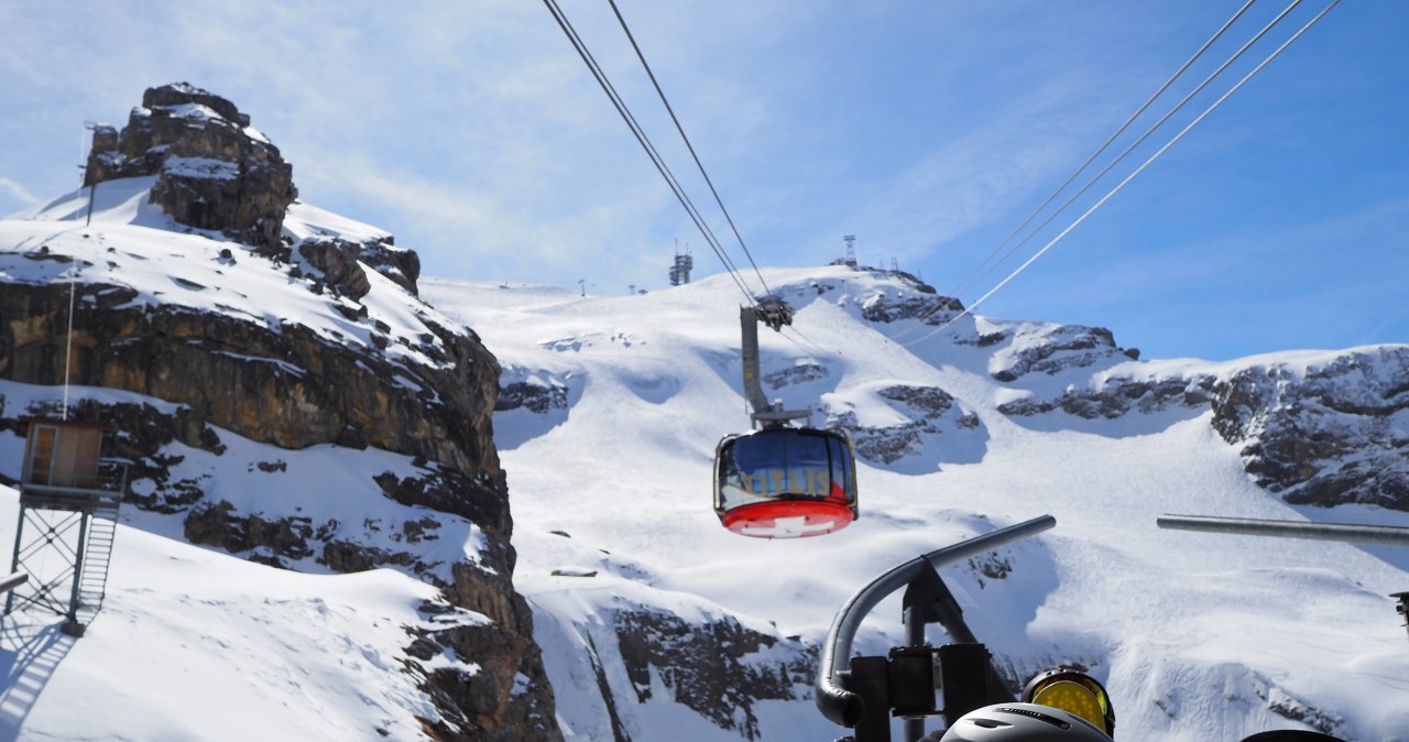 Katastrofa w Alpach. Gondola urwała się z liny, koziołkowała po zboczu