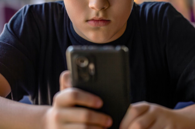 Influencerzy na celowniku UOKiK. Zarzuty za agresywną reklamę wobec dzieci