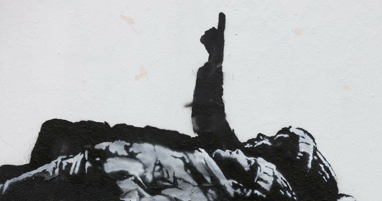 Popatrz w górę, czyli Banksy na święta. Oto nowe murale artysty