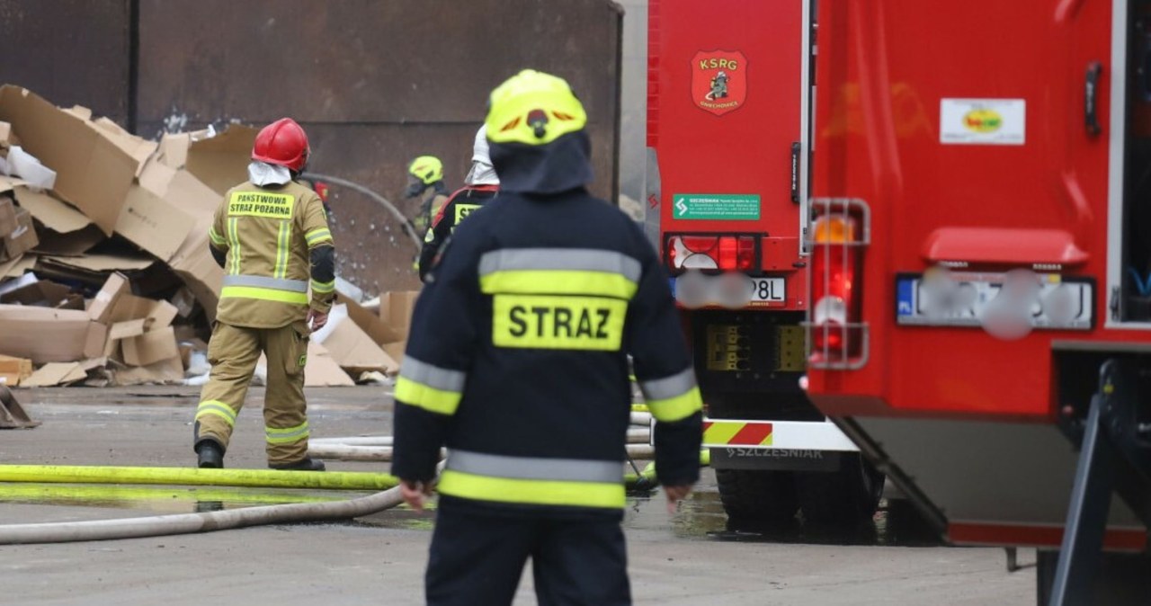 Pożar hali we Włocławku. Kłęby czarnego dumy nad miastem