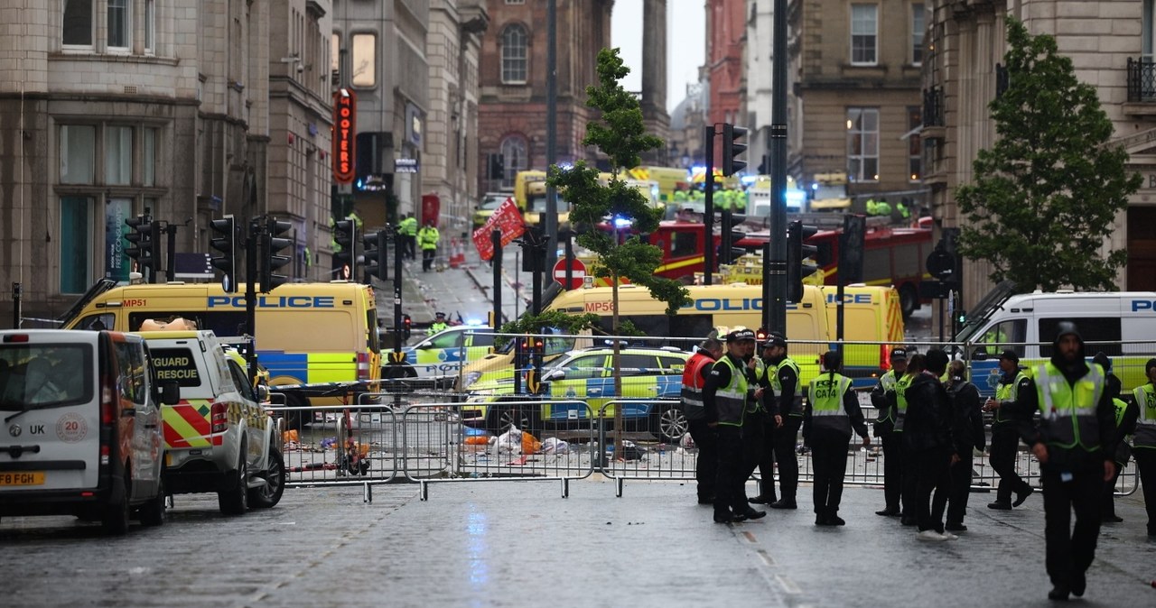 53-latek taranował autem tłum w centrum Liverpoolu. Jest pierwszy bilans rannych
