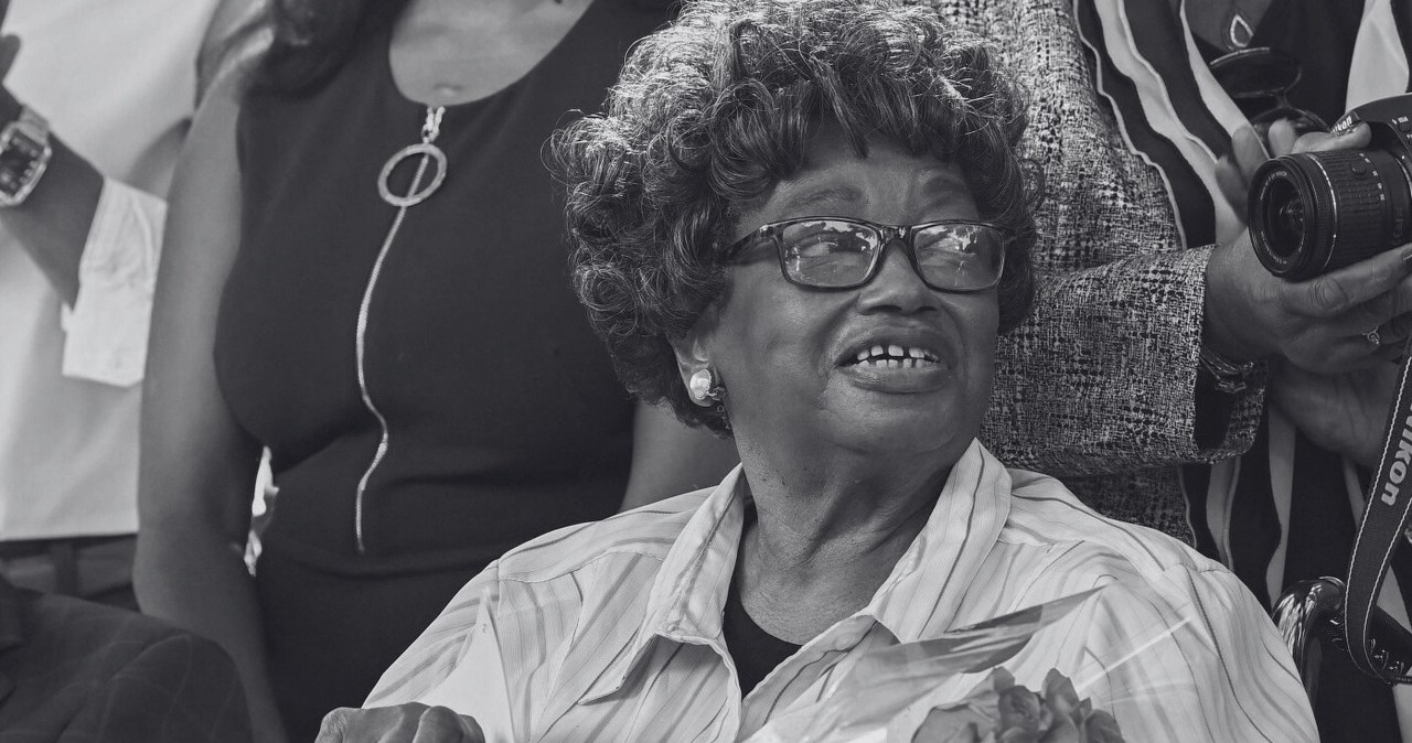 Nie ustąpiła miejsca w autobusie, wywołała falę. Nie żyje Claudette Colvin