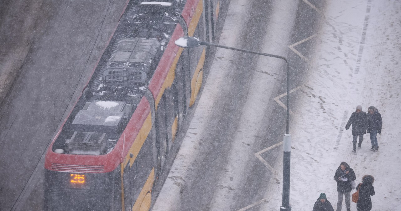 Marznący deszcz sparaliżował Warszawę i okolice