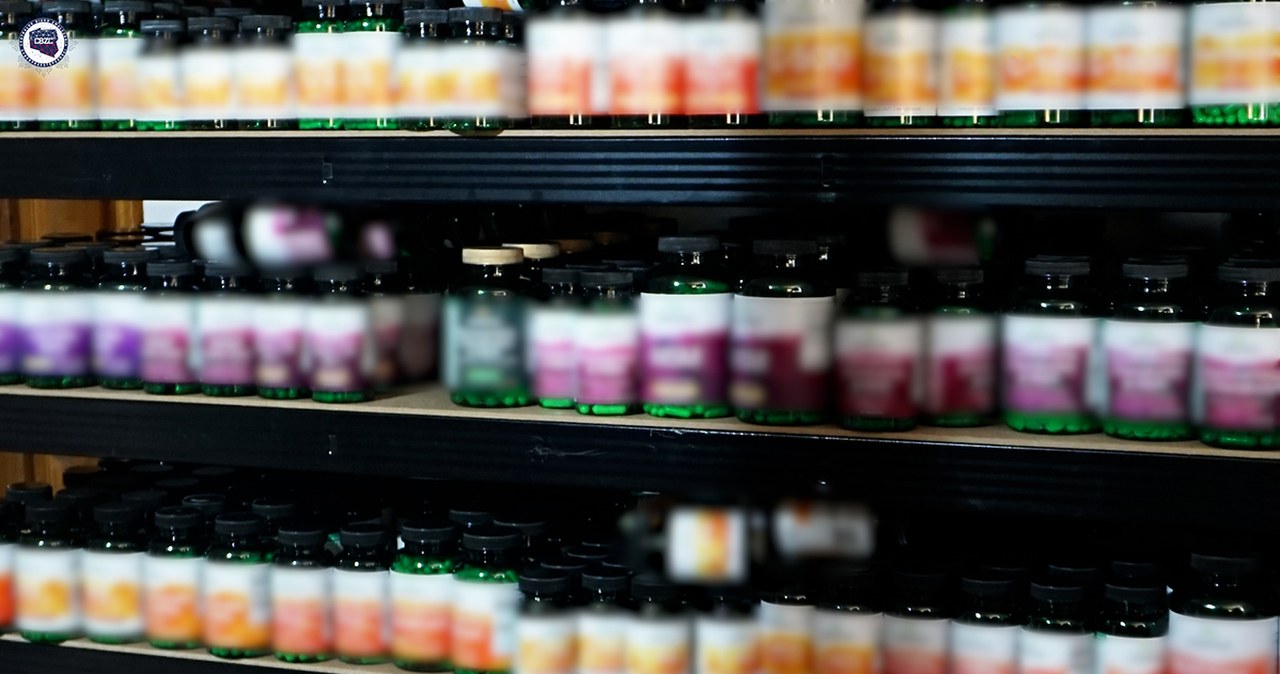 Rozbity gang fałszerzy leków. Sprzedawali sterydy, ale nie tylko