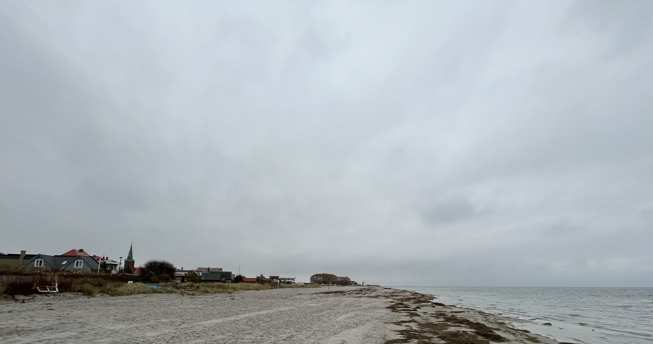 Plaża w Kuźnicy dwa razy szersza. Zakończono prace przy przystani