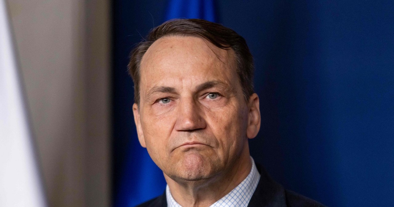Scysja Sikorskiego z szefem MSZ Węgier. "Lepiej być zwolennikiem Ukrainy, niż mieć medal od Putina"
