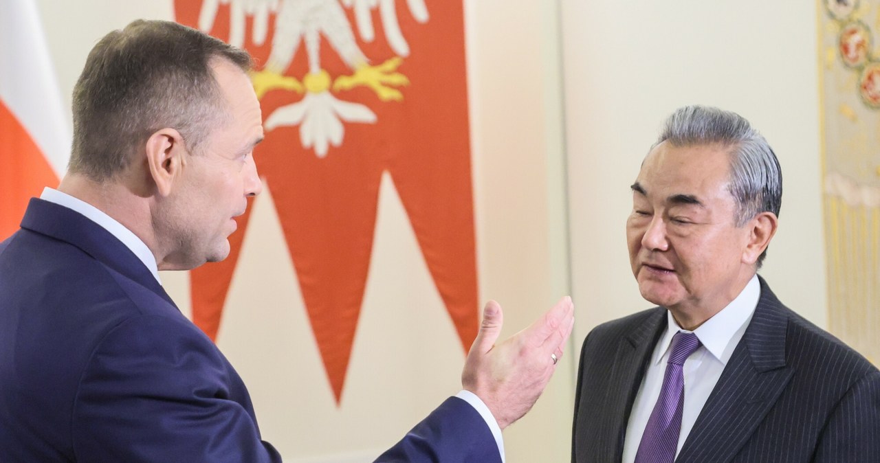 Nawrocki rozmawiał z Wangiem Yi o rosyjskich prowokacjach i bezpieczeństwie