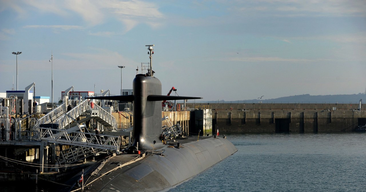 Drony nad bazą okrętów podwodnych z bronią jądrową. Reakcja Francji