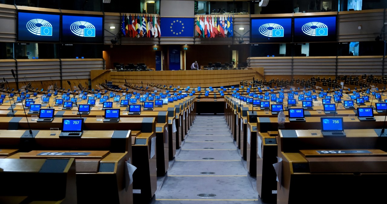 To im odbiera się najwięcej immunitetów. "Nie ma drugiej takiej partii w Europie"