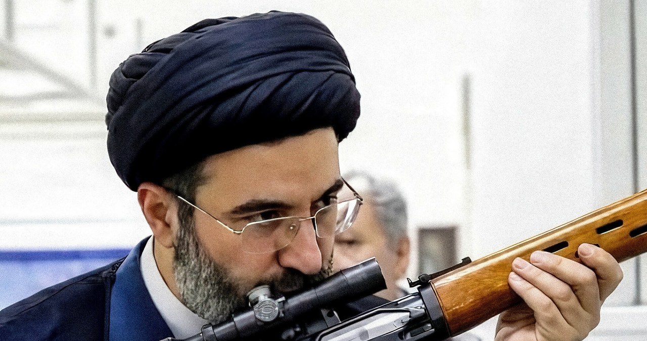 "Pomścimy krew naszych męczenników". Przywódca Iranu chce dalszej blokady cieśniny Ormuz