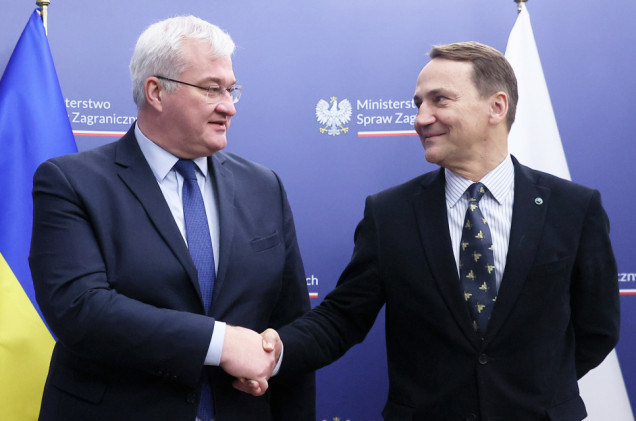 Sikorski rozmawiał z Sybihą. Wskazał różnicę między Rosją i Ukrainą