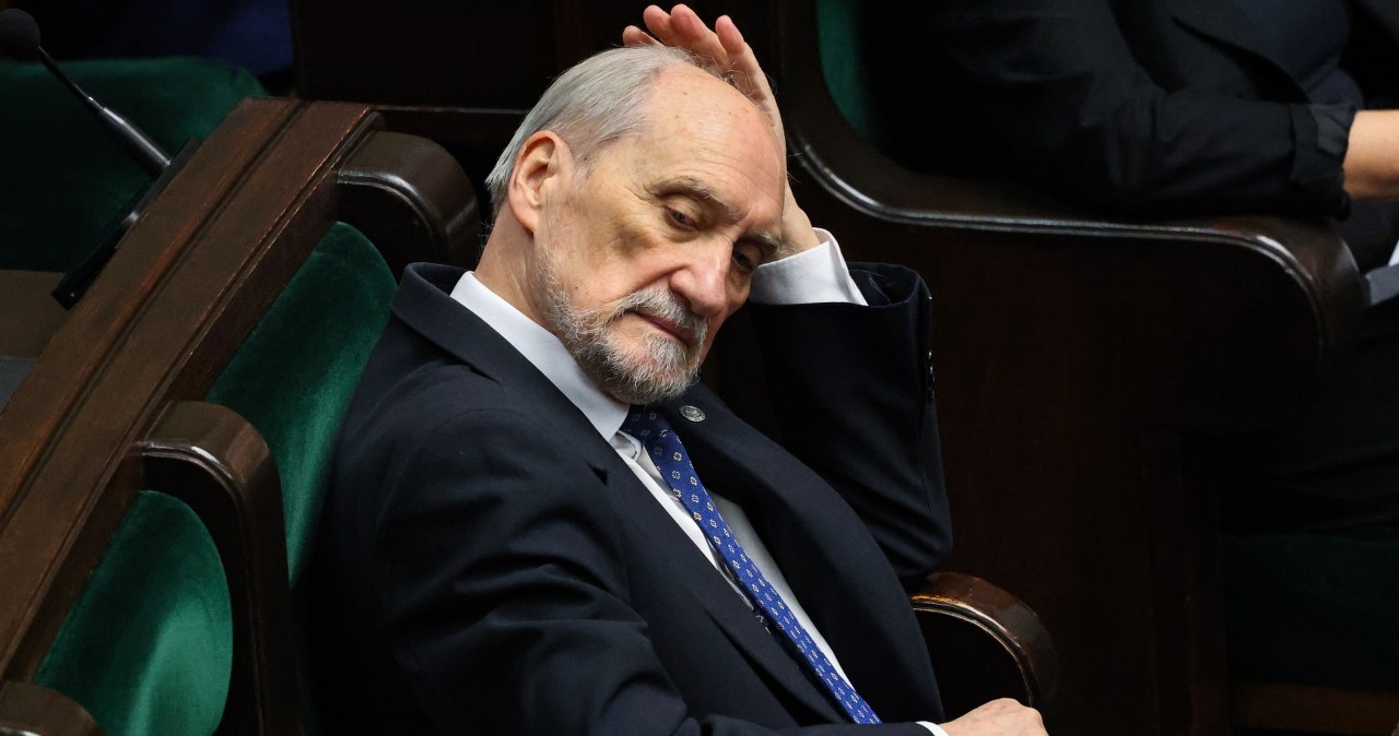 Posłowie podjęli decyzję ws. immunitetu Macierewicza