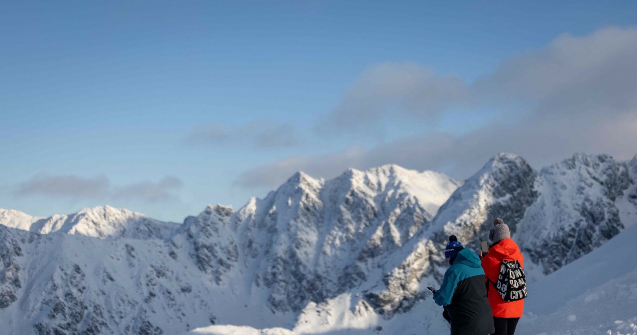 Zakopane zasypane. Ciężarówki wywiozą śnieg z miasta