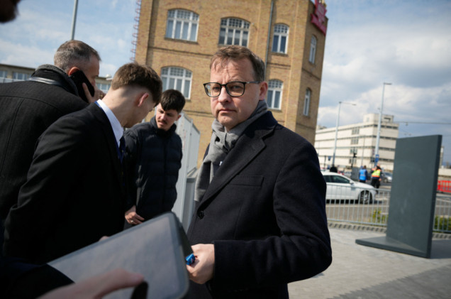 Te zarzuty łączą Ziobrę i Romanowskiego. Obrona żąda umorzenia