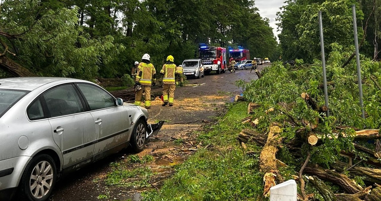 Strażacy mają pełne ręce roboty. Kilkaset zgłoszeń po sobotnich burzach