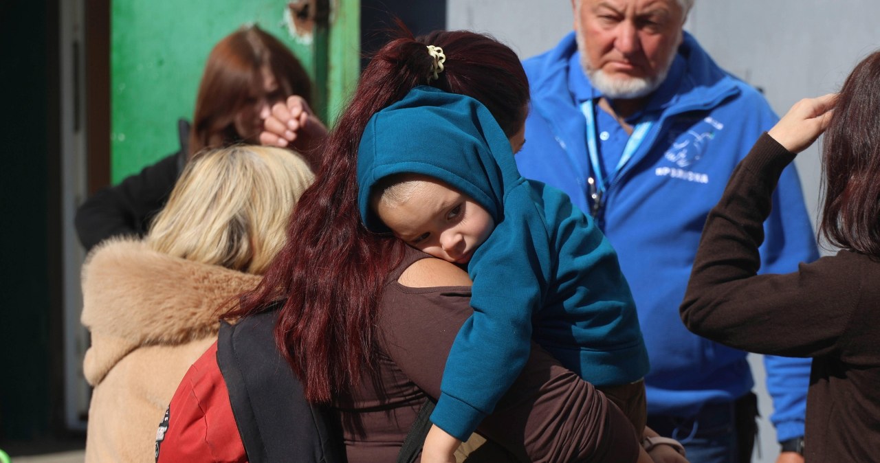 Pilna ewakuacja rodzin z dziećmi na froncie. Rosjanie atakują