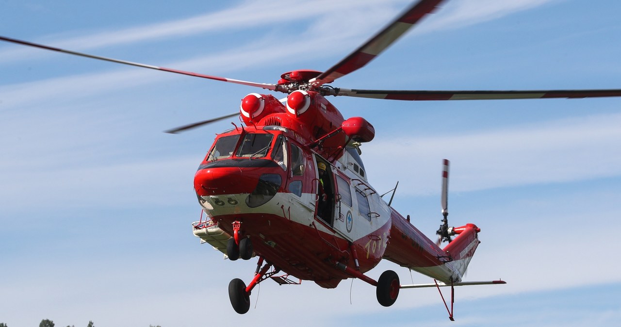 Akcja ze śmigłowcem w Tatrach. Turysta spadł w rejonie Rysów