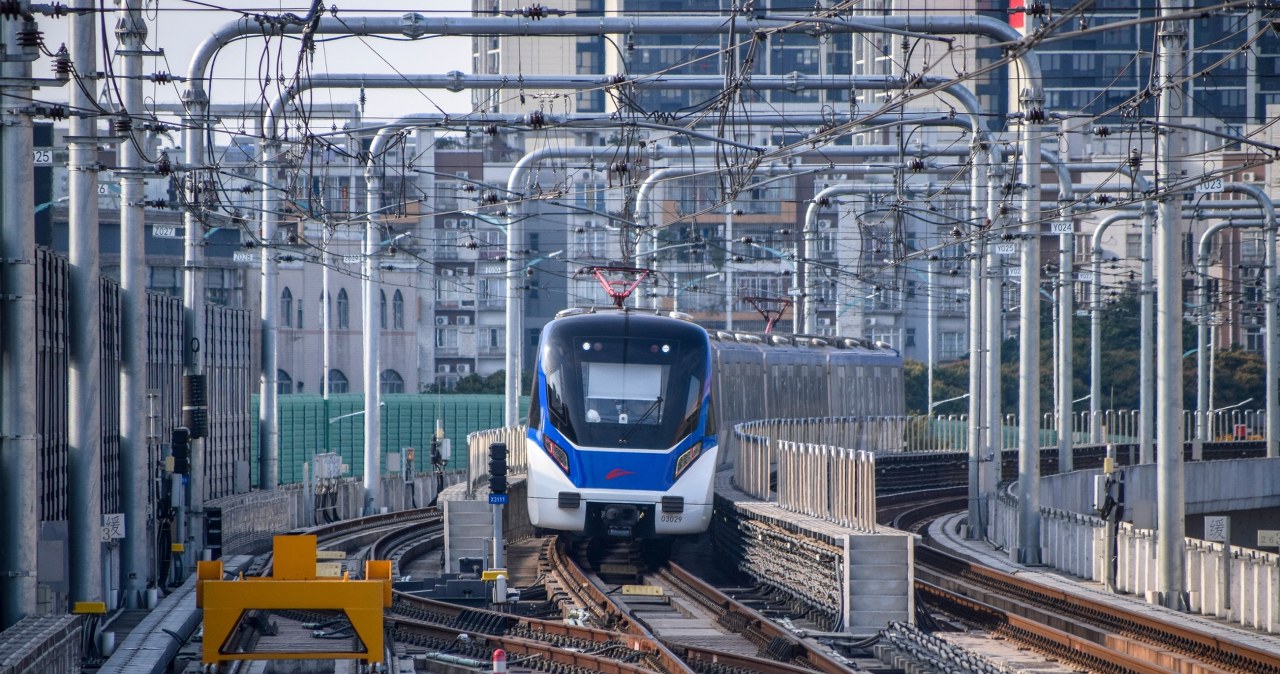 Pociąg testowy wjechał w robotników. 11 osób nie żyje