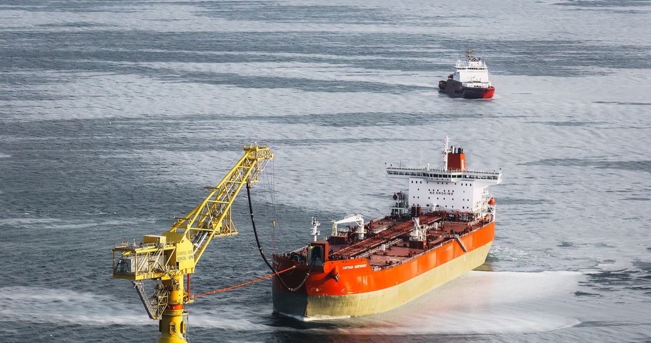 Rosyjska ropa tanieje i zalega na tankowcach. Dochody Kremla najniższe od lat