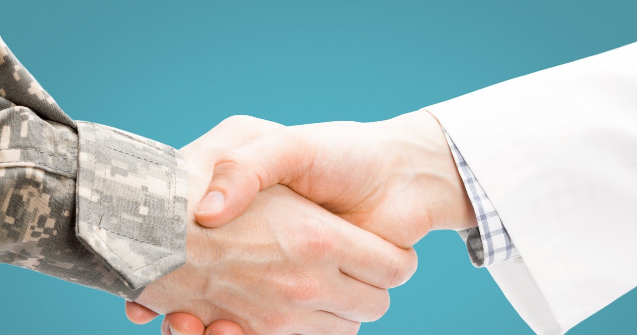 Nowa inicjatywa MON. Jest oferta dla medyków i nie tylko