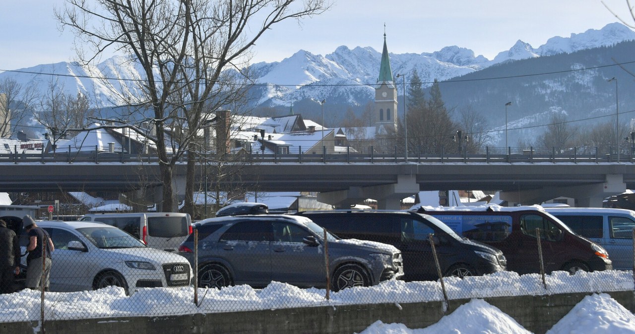 Zmiany dla turystów od grudnia. Parkowanie w Zakopanem płatne też w weekendy