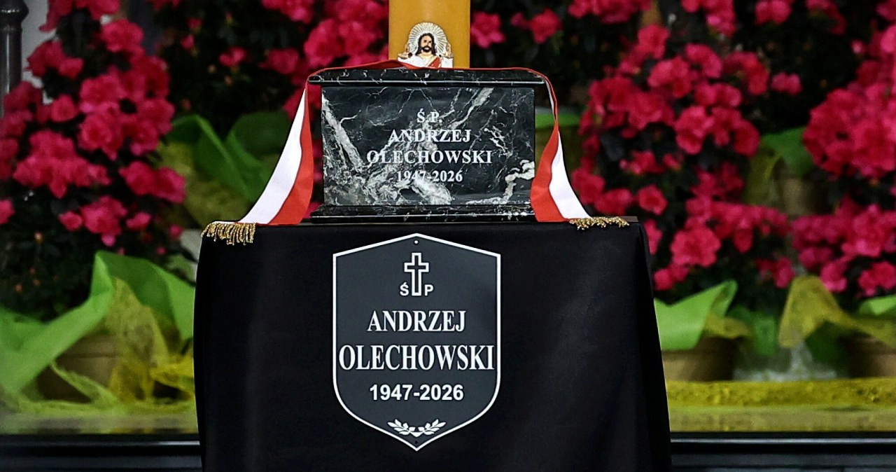 Pogrzeb Andrzeja Olechowskiego. Spoczął na warszawskim Wilanowie [ZDJĘCIA]