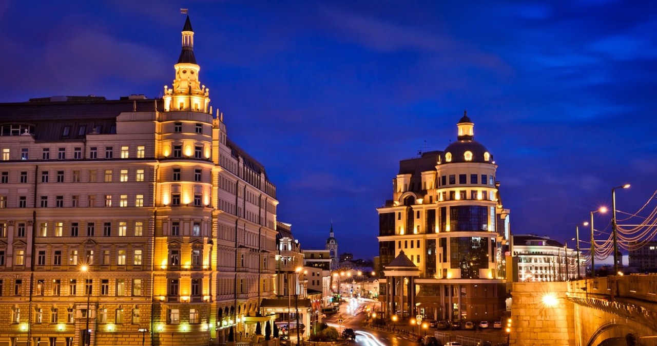 Tajemniczy gość w hotelu Kempinski. Co Gerhard Schröder robił obok Kremla?