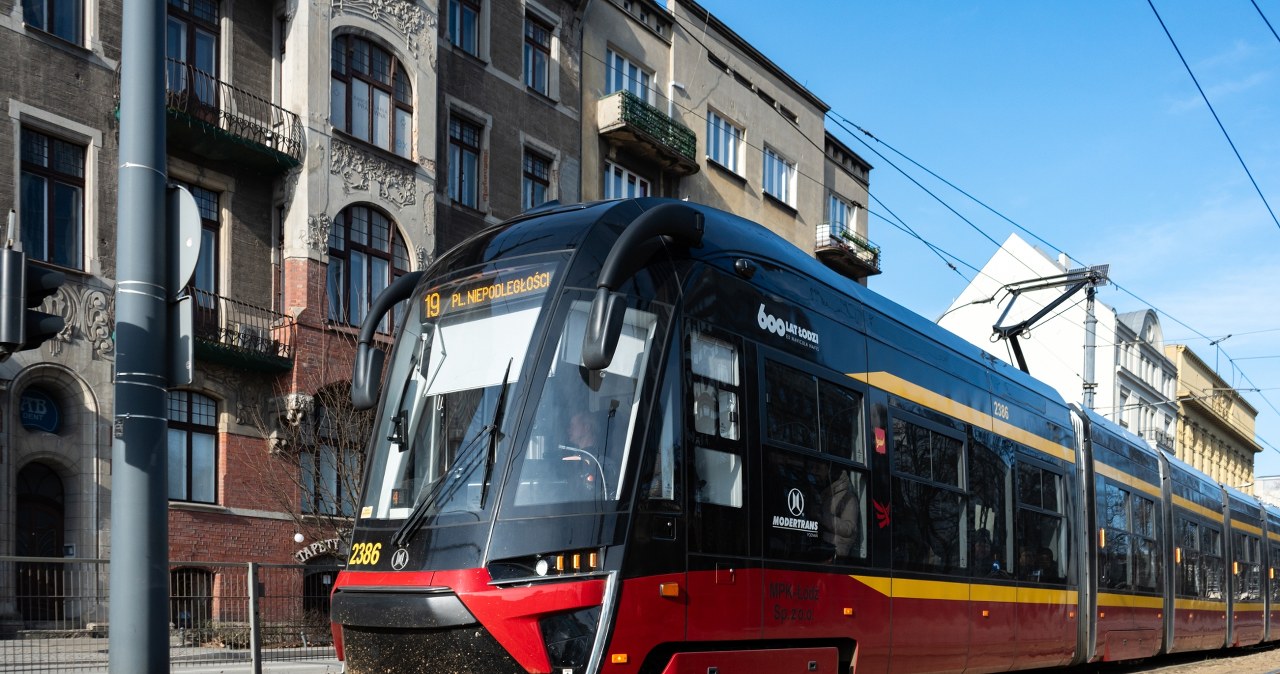 Makabryczne zabójstwo na przystanku tramwajowym w Łodzi. Sąd wydał wyrok
