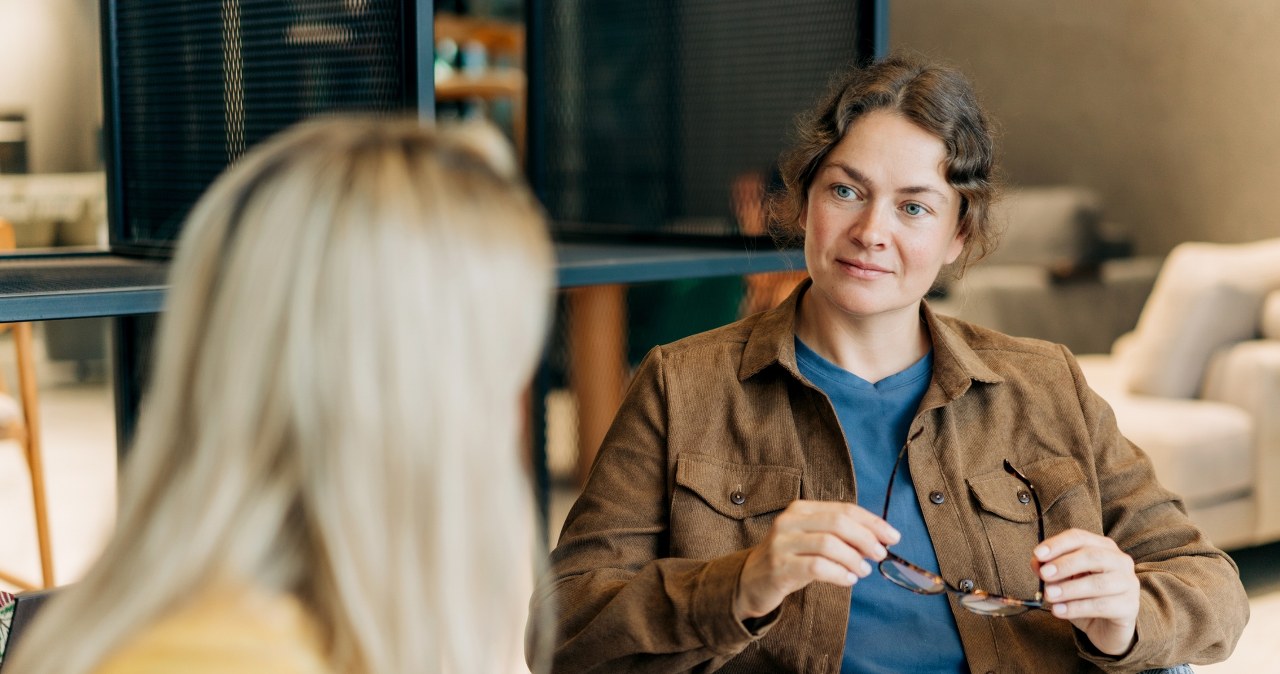 Jak terapia psychodynamiczna pomaga zrozumieć siebie i poprawić relacje? Ekspertka wyjaśnia!
