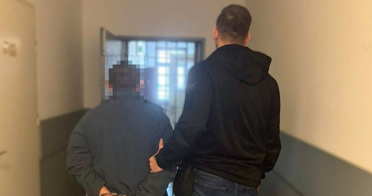 Rzucił się na policjantów z włączoną piłą spalinową. Niecodzienna intewencja na Mazowszu