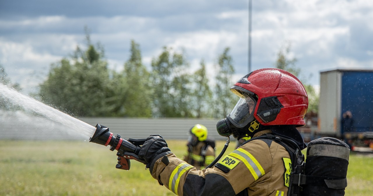 Ogromny pożar w Chełmie. Służby monitorują stan powietrza