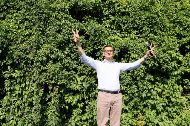 Kto sfinansował piknik Morawieckiego? „Gigantyczny zasób ludzi”