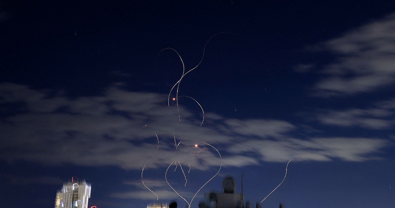 Iran uderza dronami, Izrael odpowiada. Bliski Wschód w ogniu