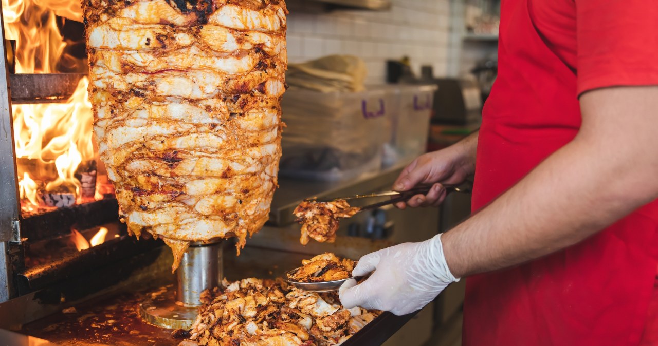 Handlowali mięsem na kebab i nie płacili podatków. Grupa przestępcza rozbita