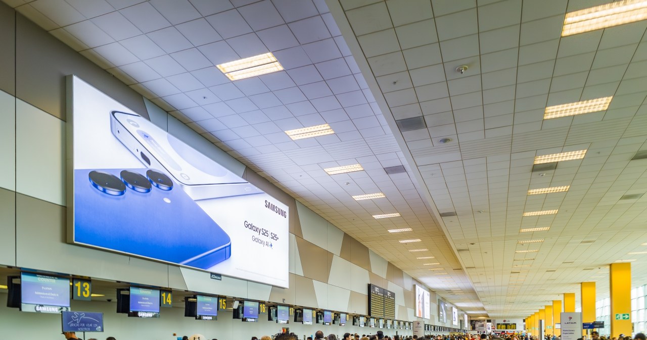 Odwołano loty na popularnym lotnisku. Powodem sztorm Bram