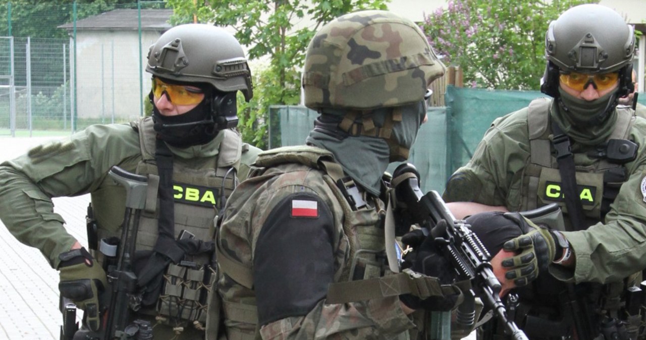 Wojskowe przetargi i układ korupcyjny. Zarzuty dla byłych inspektorów