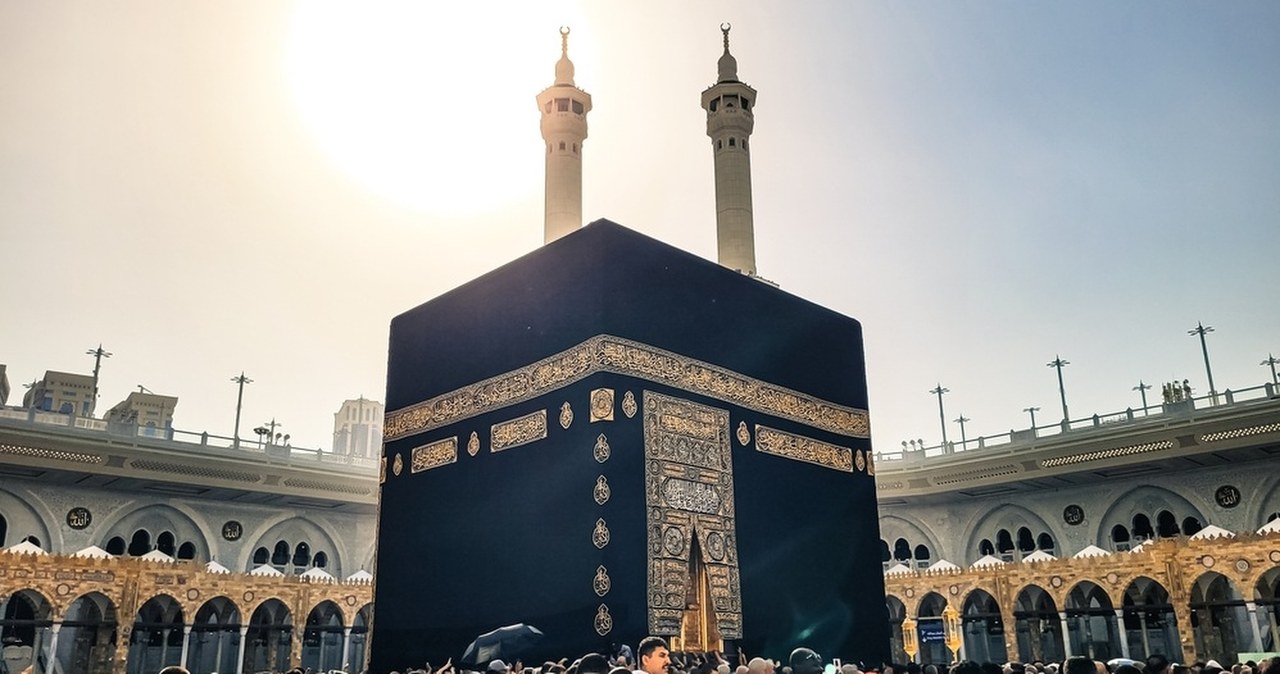 Święta tkanina muzułmanów trafiła do Jeffrey'a Epsteina