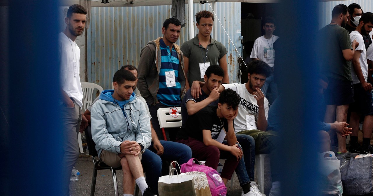 "Byli rozbierani, rabowani, bici". Szokujące kulisy działań na granicy UE