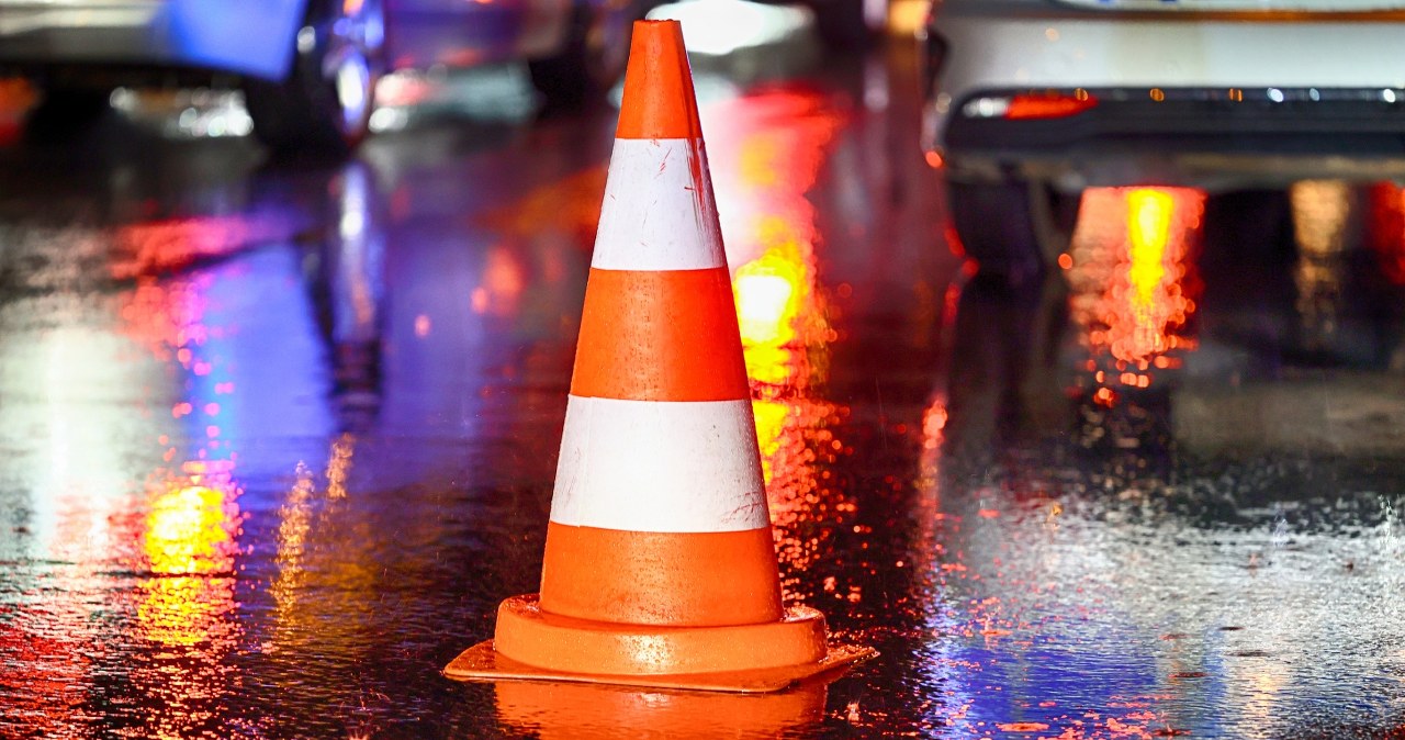 Osobówka wjechała w pojazd straży pożarnej. Kolizja na S5