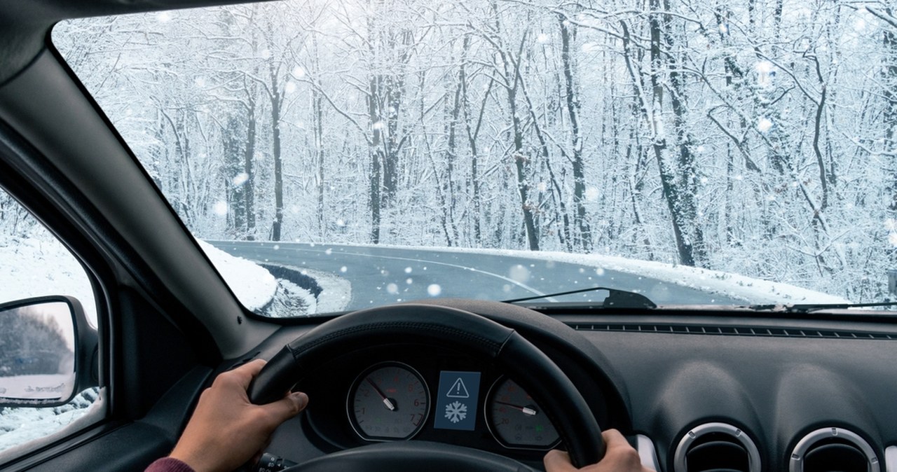 Zima nie czeka. Gwałtowne opady śniegu zaskoczyły kierowców!