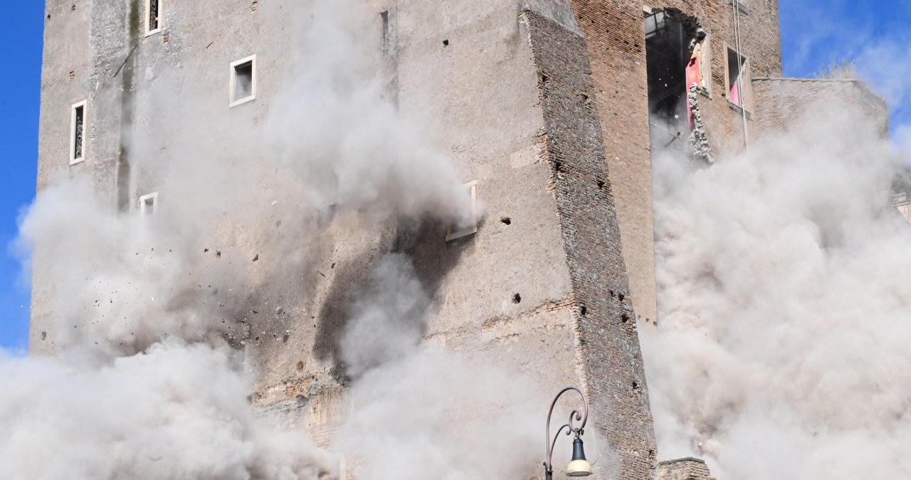 ​Media: Nie żyje robotnik wydobyty spod gruzów wieży zawalonej w Rzymie