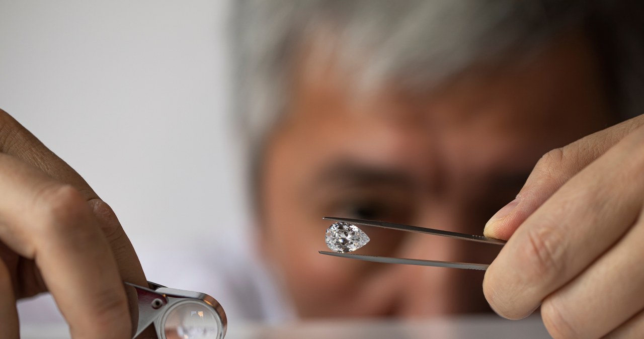 Polacy stracili fortunę. Diamentowa inwestycja okazała się piramidą