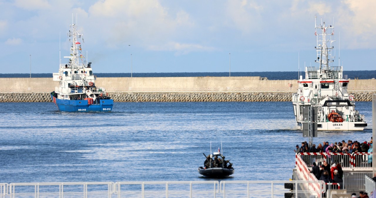 Ujawniono, ile statków przepłynęło w tym roku kanał na Mierzei Wiślanej