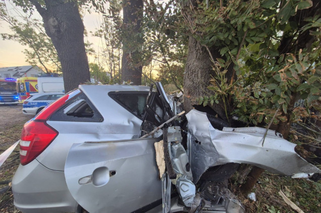 Tragiczny wypadek w Gliwicach. Auto całkowicie zmiażdżone