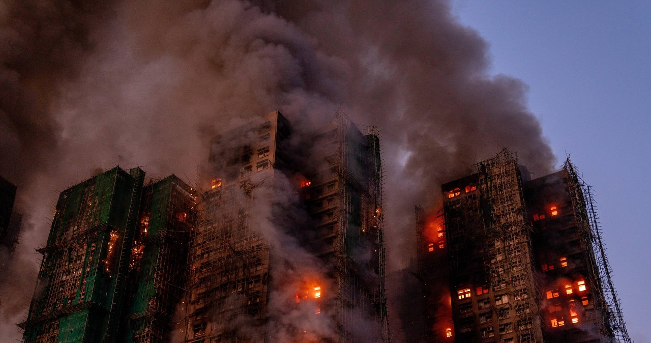 ​Tragiczny pożar w Hongkongu. Setki zaginionych, dziesiątki ofiar śmiertelnych