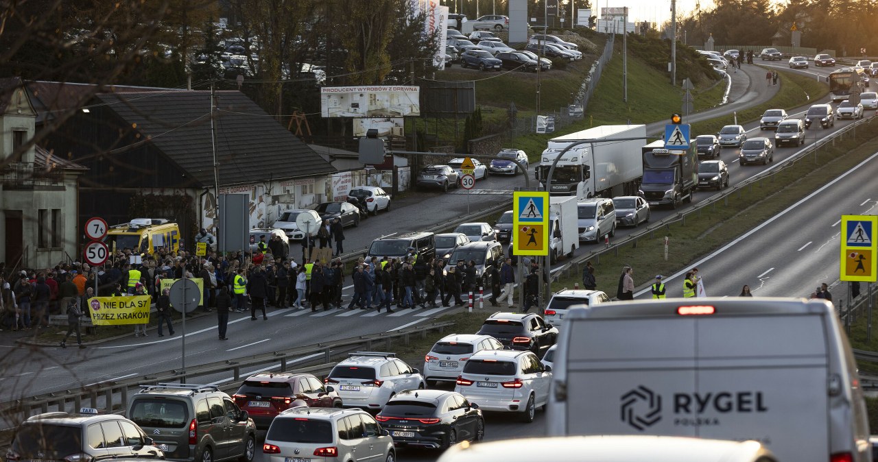 Protesty paraliżują zakopiankę. Kierowcy muszą liczyć się z utrudnieniami