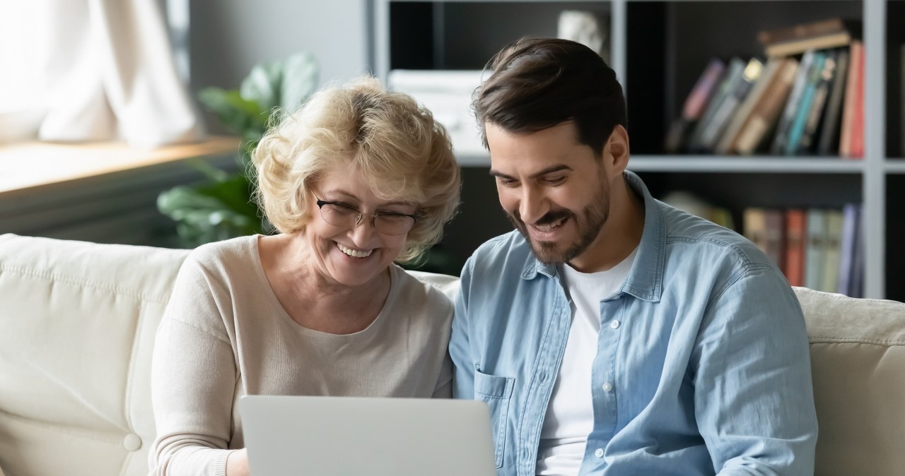 Młodzi Polacy nie chcą się wyprowadzać od rodziców. Najnowsze badanie CBOS